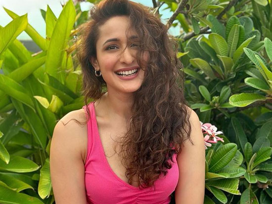 Sizzling Clicks Of Pragya Jaiswal